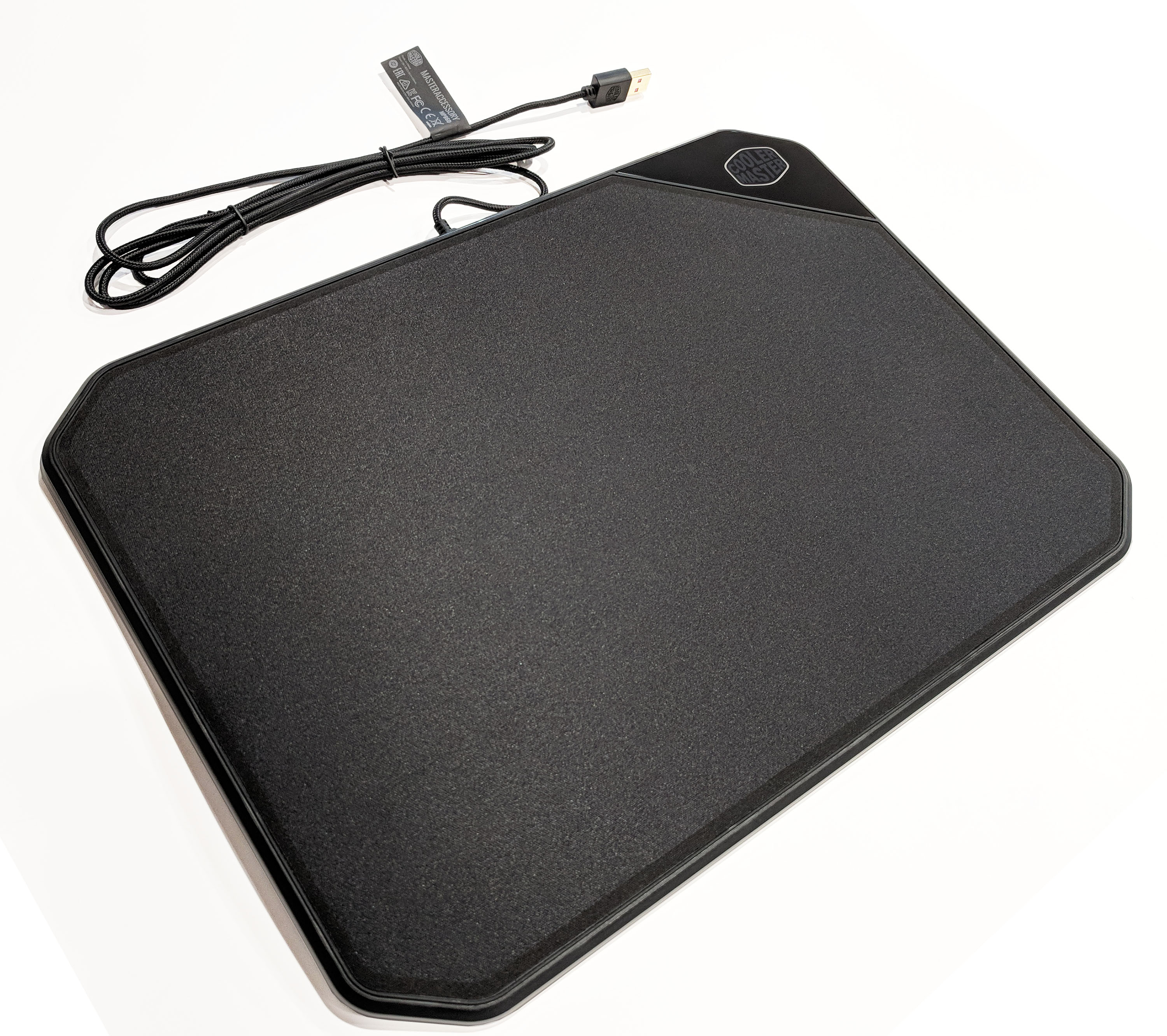Accessoires Tablette Cooler Master - MP860 - Tapis de souris Gaming rigide  double face RGB ( 360 x 260 x 6 mm) Faces tissu & Aluminium - Noir