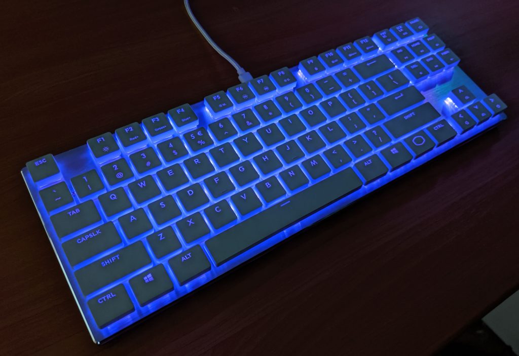 Cooler Master SK630 White Blue RGB