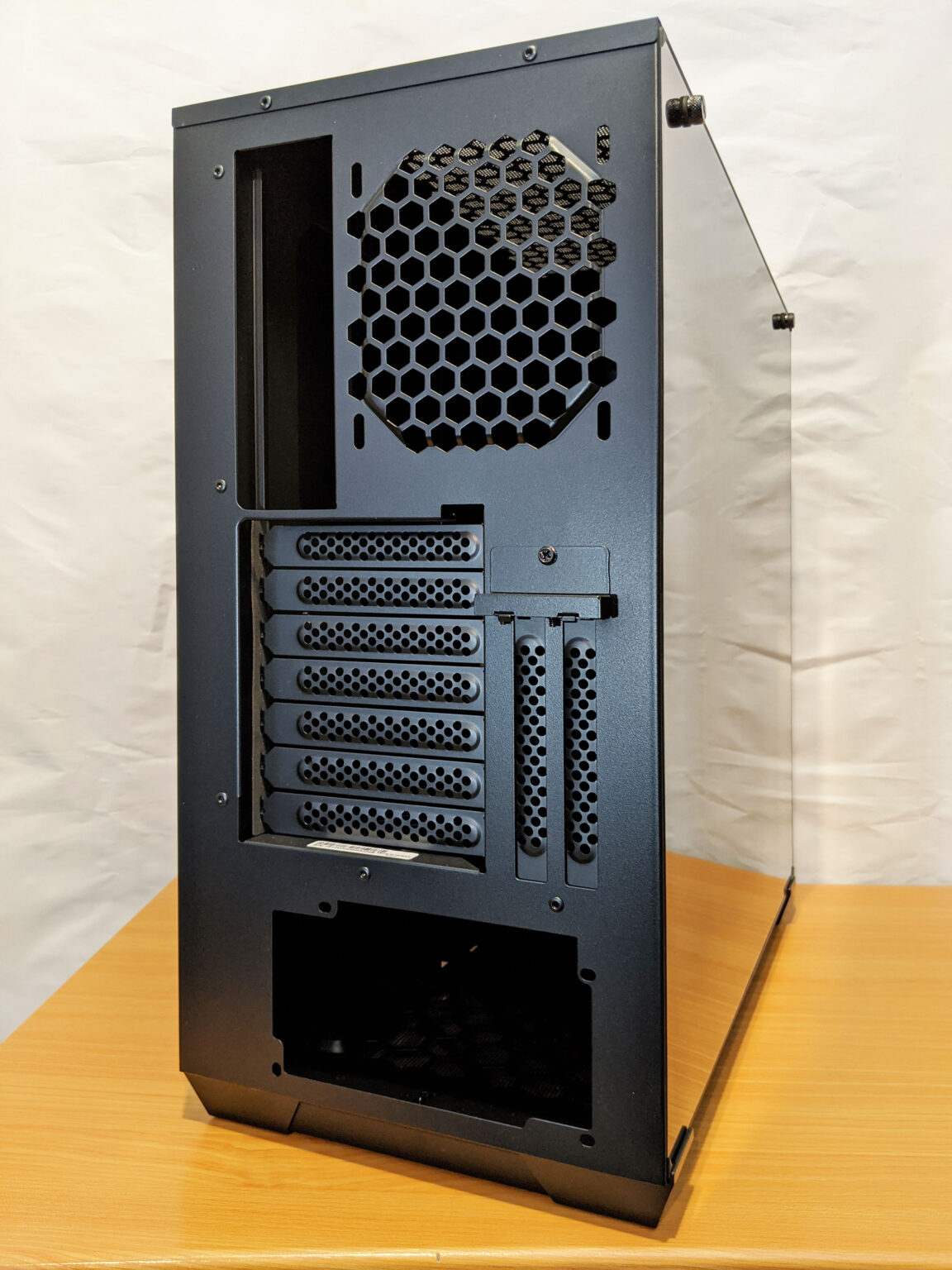 InWin 216 Case Review - Stealthy done right – GND-Tech